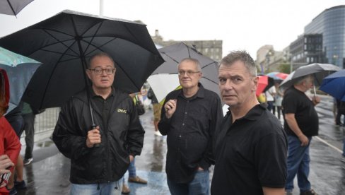 JASNO JE DA SU IZMANIPULISALI NAROD Novaković: Koriste antisrpske proteste kao izbornu kampanju JASNO JE DA SU IZMANIPULISALI NAROD Novaković: Koriste antisrpske proteste kao izbornu kampanju
