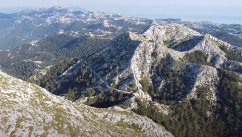 AKCIJU OTEŽAVALE MAGLA I KIŠA: Spašen strani turista na Biokovu kod Makarske AKCIJU OTEŽAVALE MAGLA I KIŠA: Spašen strani turista na Biokovu kod Makarske