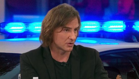 DVA PANDURA SU MI PREPREČILA PUT Mitrovića u Monte Karlu zaustavila policija: Kažu, to je zakonom zabranjeno DVA PANDURA SU MI PREPREČILA PUT Mitrovića u Monte Karlu zaustavila policija: Kažu, to je zakonom zabranjeno