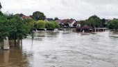 ПОПЛАВЕ У ХРВАТСКОЈ: Водостај Купе опасно расте, бујице у Госпићу, угрожен Карловац ПОПЛАВЕ У ХРВАТСКОЈ: Водостај Купе опасно расте, бујице у Госпићу, угрожен Карловац