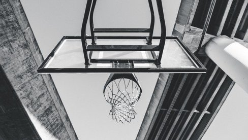 STRAVIČNO: Košarkaš (20) upucan u glavu