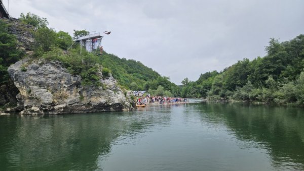 ХИТНО УПОЗОРЕЊЕ РХМЗ: Порастао водостај ове реке, наредна 24 сата изнад границе редовне одбране од поплава