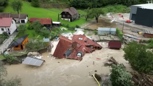 TOTALNA KATASTROFA U SLOVENIJI, STIGLO NOVO, JOŠ JAČE NEVREME: Proradila klizišta, evakuišu se sela (FOTO/VIDEO)