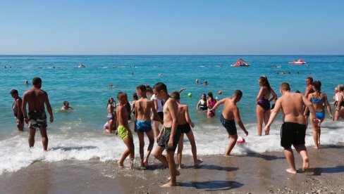 NAGRADA ZA 50 DECE SA KOSMETA: Mališani letuju o trošku opštine Priboj NAGRADA ZA 50 DECE SA KOSMETA: Mališani letuju o trošku opštine Priboj