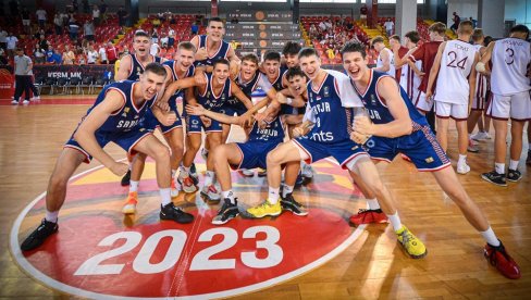 POSLE 35 RAZLIKE, POBEDA OD +27: Kadeti Srbije se razgoropadili na U16 Evropskom prvenstvu u košarci (FOTO) POSLE 35 RAZLIKE, POBEDA OD +27: Kadeti Srbije se razgoropadili na U16 Evropskom prvenstvu u košarci (FOTO)