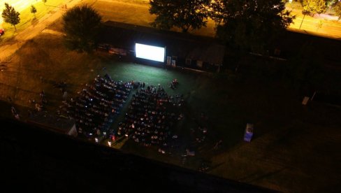 ОТВОРЕН КОНКУРС НАПРАВИ СВОЈ БИОСКОП“: Новосадско Ново културно насеље позива комшије биоскопџије ОТВОРЕН КОНКУРС НАПРАВИ СВОЈ БИОСКОП“: Новосадско Ново културно насеље позива комшије биоскопџије