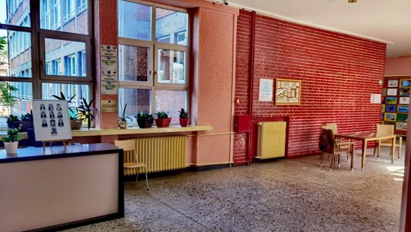 ВЛАДА ПОДРЖАВА ИЗБОР РОДИТЕЉА УБИЈЕНЕ ДЕЦЕ У ШКОЛСКИ ОДБОР РИБНИКАРА: Избор би био важан чин емпатије и пијетета ВЛАДА ПОДРЖАВА ИЗБОР РОДИТЕЉА УБИЈЕНЕ ДЕЦЕ У ШКОЛСКИ ОДБОР РИБНИКАРА: Избор би био важан чин емпатије и пијетета