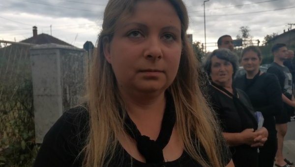 ДРАГАНА УПАЛИЛА СВЕЋУ НА МЕСТУ ГДЕ ЈОЈ ЈЕ СТРАДАО СУПРУГ МИЛАН (29): Тешко је, остала сам сама са дететом (ФОТО/ВИДЕО) ДРАГАНА УПАЛИЛА СВЕЋУ НА МЕСТУ ГДЕ ЈОЈ ЈЕ СТРАДАО СУПРУГ МИЛАН (29): Тешко је, остала сам сама са дететом (ФОТО/ВИДЕО)