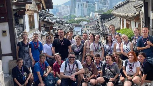 SRPSKI IZVIĐAČI EVAKUISANI IZ KOREJE ZBOG TAJFUNA: Oglasio se i prvi čovek Saveza, evo kako su deca i gde se sad nalaze (FOTO/VIDEO)