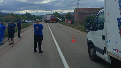 PRVA SLIKA SA MESTA TEŠKE NESREĆE KOD BELE PALANKE: Saobraćaj satima blokiran - čekaju se porodice povređenih PRVA SLIKA SA MESTA TEŠKE NESREĆE KOD BELE PALANKE: Saobraćaj satima blokiran - čekaju se porodice povređenih
