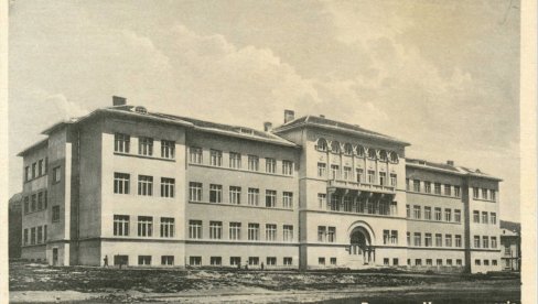 NA DANAŠNJNI DAN VRANJE DOBILO GIMNAZIJU: Škola bila i ostala ponos grada NA DANAŠNJNI DAN VRANJE DOBILO GIMNAZIJU: Škola bila i ostala ponos grada