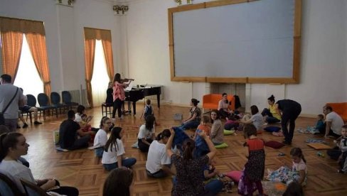 KLASIKA ZA NAJMLAĐE: Interaktivni koncert za mališane na Strit artu u Kraljevu KLASIKA ZA NAJMLAĐE: Interaktivni koncert za mališane na Strit artu u Kraljevu