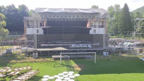 Sve je spremno za spektakl - Sutra počinje Guča festival! Sve je spremno za spektakl - Sutra počinje Guča festival!