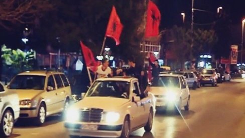 VREĐANJE SRBA PRED TUŽILAŠTVOM: Posle incidenta sa Albancima u Ulcinju (VIDEO) VREĐANJE SRBA PRED TUŽILAŠTVOM: Posle incidenta sa Albancima u Ulcinju (VIDEO)