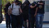 ШОК: Затвор за свих 105 хулигана! Наставља се истрага за убиство навијача АЕК ШОК: Затвор за свих 105 хулигана! Наставља се истрага за убиство навијача АЕК
