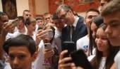 САЊАЈТЕ ВЕЛИКЕ СНОВЕ Вучић поручио младим спортистима: Снажно и само напред, а ми вас чекамо