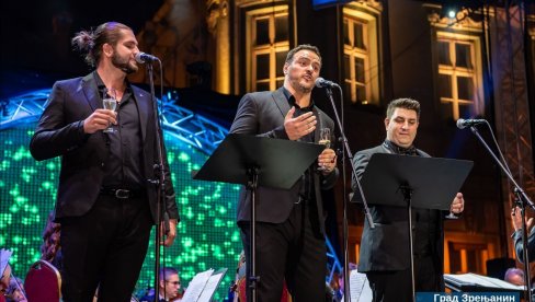 FILHARMONIJA I TRI TENORA: Operski spektakl u Zrenjaninu  (FOTO)