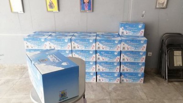 ПАКЕТИ ЗА НАЈМЛАЂЕ ЗЕМУНЦЕ: Општина уручила поклоне новорођеним бебама ПАКЕТИ ЗА НАЈМЛАЂЕ ЗЕМУНЦЕ: Општина уручила поклоне новорођеним бебама