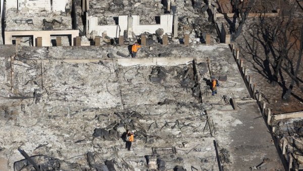БРОЈ ПОГИНУЛИХ РАСТЕ ИЗ ЧАСА У ЧАС: Најсмртоноснија природна катастрофа у историји Хаваја, на хиљаде људи изгубило своје домове (ВИДЕО) БРОЈ ПОГИНУЛИХ РАСТЕ ИЗ ЧАСА У ЧАС: Најсмртоноснија природна катастрофа у историји Хаваја, на хиљаде људи изгубило своје домове (ВИДЕО)