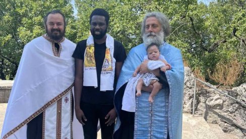 U OSTROGU KRŠTEN AFROAMERIKANAC: Dobio ime Bogoljub (FOTO) U OSTROGU KRŠTEN AFROAMERIKANAC: Dobio ime Bogoljub (FOTO)