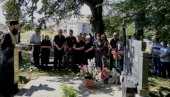 УБИЈЕНА ДВА СРПСКА ДЕЧАКА НА БИСТРИЦИ: 78 хитаца из аутоматског оружја - сећање на крвави злочин на КиМ