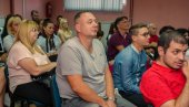„ВОЛОНТИРАЈМО ЗА БУДУЋНОСТ“: У Лозници Дан младих обележен и радионицом ентузијаста „ВОЛОНТИРАЈМО ЗА БУДУЋНОСТ“: У Лозници Дан младих обележен и радионицом ентузијаста