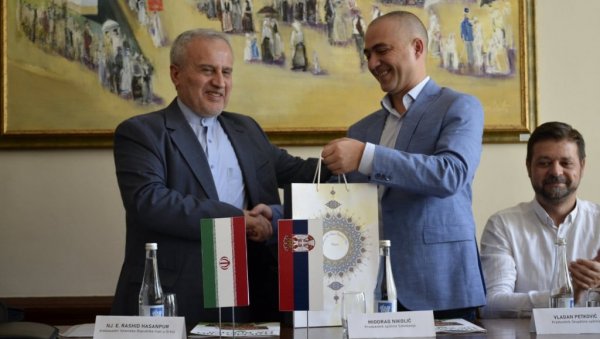 ОТВОРЕН МЕЂУНАРОДНИ ТЕКВОНДО КАМП У СОКОБАЊИ: Пријем за амбасадора Ирана (ФОТО) ОТВОРЕН МЕЂУНАРОДНИ ТЕКВОНДО КАМП У СОКОБАЊИ: Пријем за амбасадора Ирана (ФОТО)