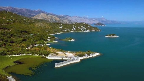 STREPE OD MEDVEDA: Divlja životinja uništila pčelinjak seoskog domaćinstva, meštani u strahu STREPE OD MEDVEDA: Divlja životinja uništila pčelinjak seoskog domaćinstva, meštani u strahu