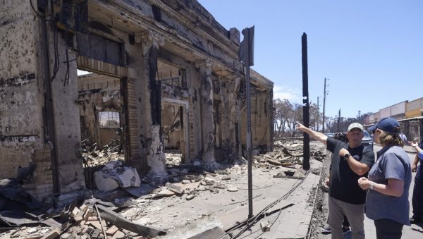 СТАВИЛИ ШАПУ НА ХАВАЈЕ: После стравичних пожара на америчком острву локалци страхују да ће остати без поседа СТАВИЛИ ШАПУ НА ХАВАЈЕ: После стравичних пожара на америчком острву локалци страхују да ће остати без поседа