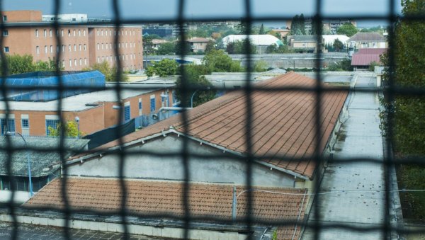 НЕВИНИМА ИСПЛАЋЕНО МИЛИЈАРДУ ЕВРА: Италији плаћа милионске одштете људима који су због грешке правосуђа завршили у затворима НЕВИНИМА ИСПЛАЋЕНО МИЛИЈАРДУ ЕВРА: Италији плаћа милионске одштете људима који су због грешке правосуђа завршили у затворима