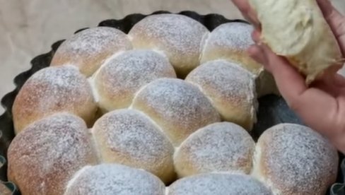 STARINSKE BUHTLE SA ORASIMA PO BAKINOM RECEPTU: Mekane kao duša, a nestaće sa stola čim ih iznesete STARINSKE BUHTLE SA ORASIMA PO BAKINOM RECEPTU: Mekane kao duša, a nestaće sa stola čim ih iznesete