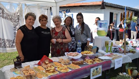 MIHOLJSKI SUSRETI SELA: Okupilo se duplo više učesnika (FOTO) MIHOLJSKI SUSRETI SELA: Okupilo se duplo više učesnika (FOTO)