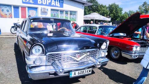 MEĐUNARODNI 5. OLDTAJMER SKUP: U Paraćinu ponovo izložba starovremenskih automobila MEĐUNARODNI 5. OLDTAJMER SKUP: U Paraćinu ponovo izložba starovremenskih automobila