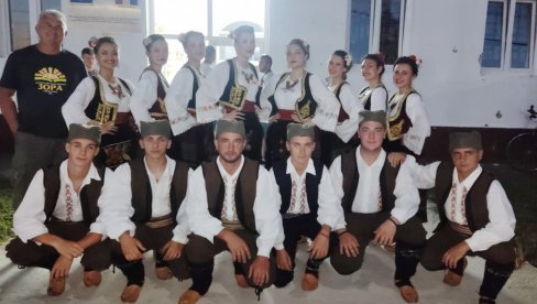 ЗОРА УКРАСИЛА КОЛО ПРИЈАТЕЉСТВА: Гостовање у Румунији ЗОРА УКРАСИЛА КОЛО ПРИЈАТЕЉСТВА: Гостовање у Румунији
