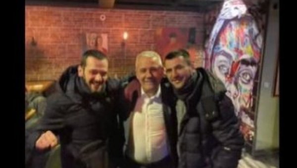СВЕЧЉА У ЗАГРЉАЈУ НАРКО-ДИЛЕРА ИЗ САМООПРЕДЕЉЕЊА: Објављена компромитујућа фотографија Куртијевог министра (ФОТО) СВЕЧЉА У ЗАГРЉАЈУ НАРКО-ДИЛЕРА ИЗ САМООПРЕДЕЉЕЊА: Објављена компромитујућа фотографија Куртијевог министра (ФОТО)
