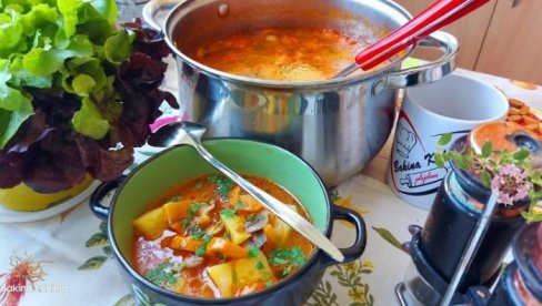SAVRŠEN PREDLOG ZA RUČAK: Baka Jelin specijalitet koji će se dopasti baš svima (RECEPT/VIDEO) SAVRŠEN PREDLOG ZA RUČAK: Baka Jelin specijalitet koji će se dopasti baš svima (RECEPT/VIDEO)