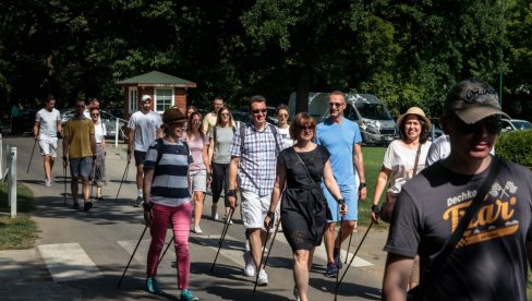 NORDIJSKO HODANJE ZA SVE GENERACIJE: Beogradski trkački klub pokreće nove treninge za ljubitelje šetnje NORDIJSKO HODANJE ZA SVE GENERACIJE: Beogradski trkački klub pokreće nove treninge za ljubitelje šetnje