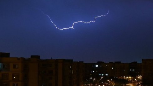 PRESTONICA U MRAKU: Novosti saznaju - Ekipe na terenu, u toku saniranje kvarova PRESTONICA U MRAKU: Novosti saznaju - Ekipe na terenu, u toku saniranje kvarova