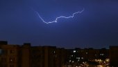 ПРЕСТОНИЦА У МРАКУ: Новости сазнају - Екипе на терену, у току санирање кварова ПРЕСТОНИЦА У МРАКУ: Новости сазнају - Екипе на терену, у току санирање кварова