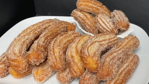 RECEPT ZA NAJOMILJENIJI SLATKIŠ SVIH ŠPANACA: Korica je hrskava, a unutrašnjost meka, uz čokoladu niko ne može da odoli RECEPT ZA NAJOMILJENIJI SLATKIŠ SVIH ŠPANACA: Korica je hrskava, a unutrašnjost meka, uz čokoladu niko ne može da odoli