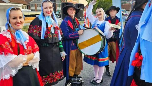 LEBANE DOMAĆIN LJUBITELJIMA NARODNE IGRE: Festival folklora ponovo u varošici na jugu Srbije LEBANE DOMAĆIN LJUBITELJIMA NARODNE IGRE: Festival folklora ponovo u varošici na jugu Srbije