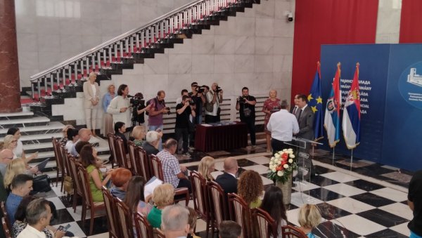 ЗА ОБНОВУ ШКОЛА У ВОЈВОДИНИ ИЗДВОЈЕНО 219 МИЛИОНА ДИНАРА: У току су хитни радови на санирању последица невремена ЗА ОБНОВУ ШКОЛА У ВОЈВОДИНИ ИЗДВОЈЕНО 219 МИЛИОНА ДИНАРА: У току су хитни радови на санирању последица невремена
