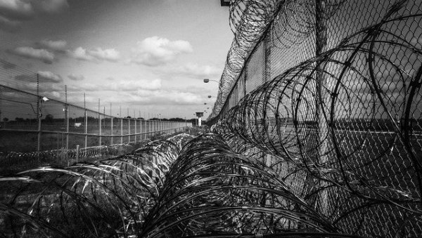 НАЈМАЊЕ 129 МРТВИХ: Масовни покушај бекства из затвора у Киншаси, осуђеници чули пуцњаву и крике - повређено 59 људи НАЈМАЊЕ 129 МРТВИХ: Масовни покушај бекства из затвора у Киншаси, осуђеници чули пуцњаву и крике - повређено 59 људи