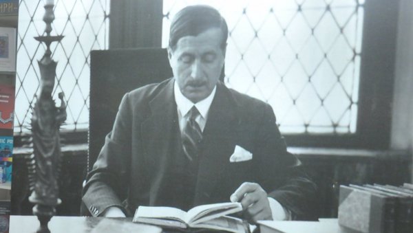 ФЕЉТОН - КРИК О РАТНОЈ ТРАГЕДИЈИ СРБА: Због антијугославизма Јован Дучић у сукобу са Лондоном и Вашингтоном, САД хтеле да га протерају ФЕЉТОН - КРИК О РАТНОЈ ТРАГЕДИЈИ СРБА: Због антијугославизма Јован Дучић у сукобу са Лондоном и Вашингтоном, САД хтеле да га протерају
