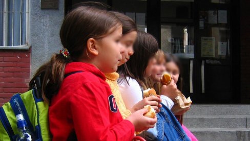NIKAD NA ČASOVE BEZ DORUČKA: Koja pravila bi, vezano za ishranu, đaci trebalo da usvoje NIKAD NA ČASOVE BEZ DORUČKA: Koja pravila bi, vezano za ishranu, đaci trebalo da usvoje