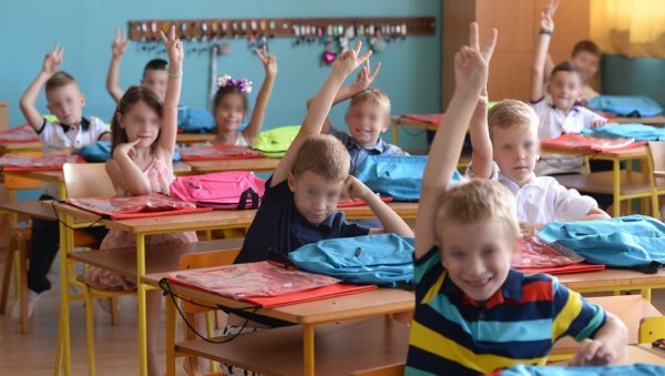 МИНИСТАРСТВО ПРОСВЕТЕ ЗА НОВОСТИ: Нисмо упутили захтев директорима школа на изјашњавање по питању продужетка сретењског распуста МИНИСТАРСТВО ПРОСВЕТЕ ЗА НОВОСТИ: Нисмо упутили захтев директорима школа на изјашњавање по питању продужетка сретењског распуста