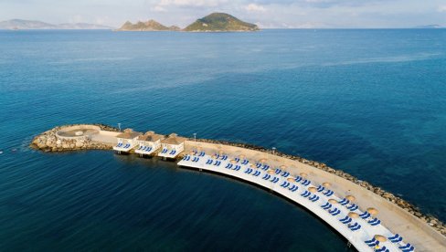 PRAVI IZBOR ZA LETO PRED VAMA: Plavetnilo mora, raskošno zelenilo regije, mnogo sunčanih sati i odličan hotel za porodice PRAVI IZBOR ZA LETO PRED VAMA: Plavetnilo mora, raskošno zelenilo regije, mnogo sunčanih sati i odličan hotel za porodice