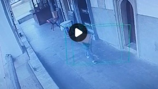 СРАМНО! ОПЕТ УКРАДЕН НОВАЦ ИЗ САБОРНОГ ХРАМА: Нестала кутија са прилозима верника (ВИДЕО) СРАМНО! ОПЕТ УКРАДЕН НОВАЦ ИЗ САБОРНОГ ХРАМА: Нестала кутија са прилозима верника (ВИДЕО)