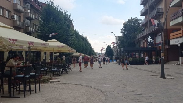 ОТКРИВЕНЕ КУРТИЈЕВЕ ЛАЖИ: Британска компанија Хендерсон 24 године превози плате и пензије Србима на Косову и Метохији ОТКРИВЕНЕ КУРТИЈЕВЕ ЛАЖИ: Британска компанија Хендерсон 24 године превози плате и пензије Србима на Косову и Метохији