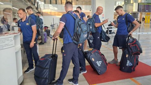 СРБИЈА КРЕНУЛА ПУТ КИНЕ: Орлови иду на завршни део припрема пред Светско првенство (ФОТО/ВИДЕО) СРБИЈА КРЕНУЛА ПУТ КИНЕ: Орлови иду на завршни део припрема пред Светско првенство (ФОТО/ВИДЕО)